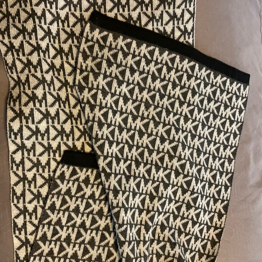 Michael Kors Scarf.